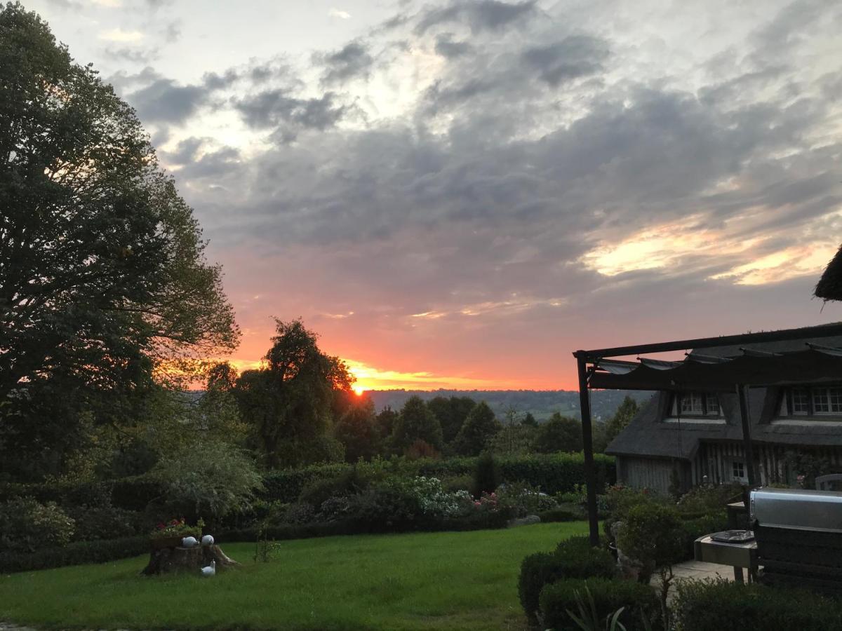 Les Chaumieres Du Pays D'Auge Bed and Breakfast Le Breuil-en-Auge Exteriör bild