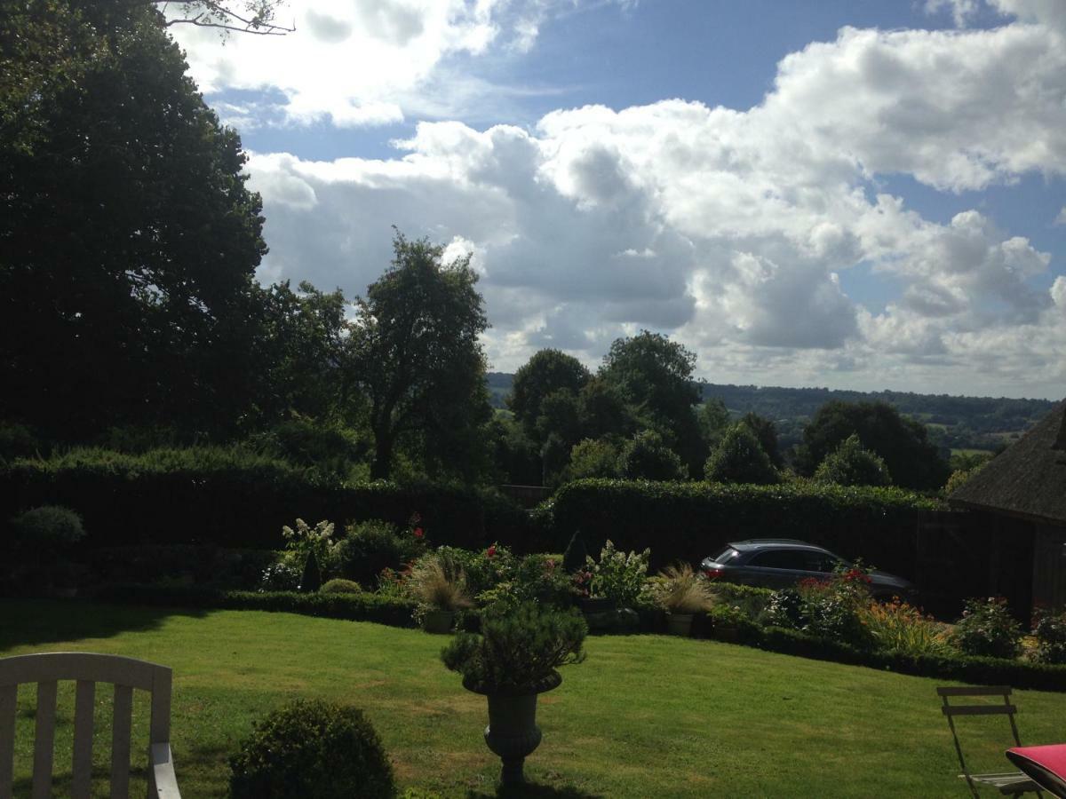 Les Chaumieres Du Pays D'Auge Bed and Breakfast Le Breuil-en-Auge Exteriör bild