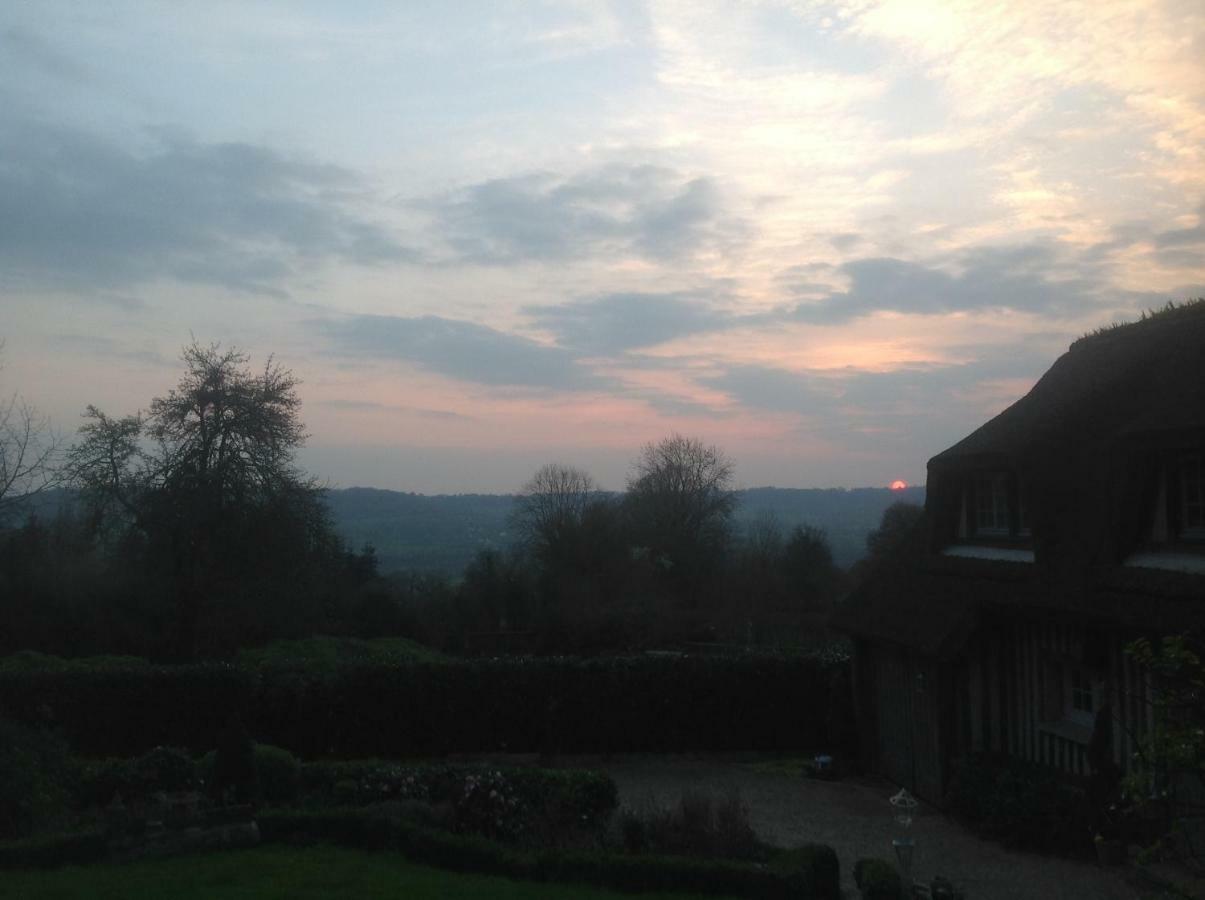 Les Chaumieres Du Pays D'Auge Bed and Breakfast Le Breuil-en-Auge Exteriör bild