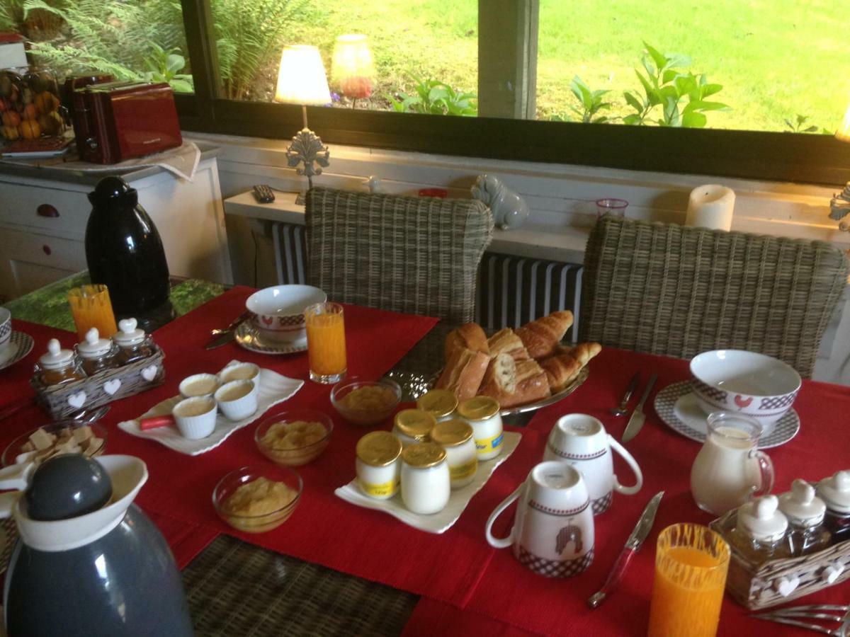 Les Chaumieres Du Pays D'Auge Bed and Breakfast Le Breuil-en-Auge Exteriör bild