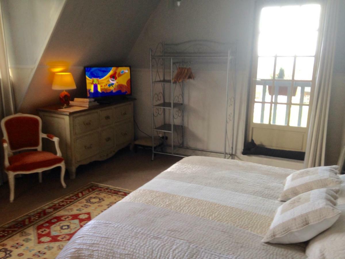 Les Chaumieres Du Pays D'Auge Bed and Breakfast Le Breuil-en-Auge Exteriör bild